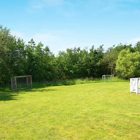 8 Person In Bl Vand * Blåvand