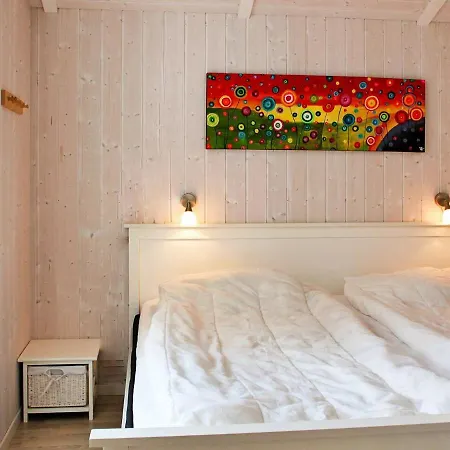 8 Person In Bl Vand Blåvand